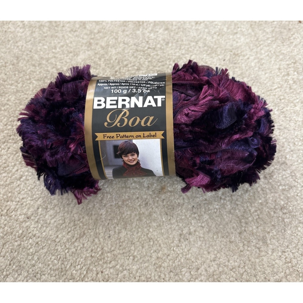 Boa Yarn 1.75 oz 50g Bulky 5 Weight Bernat Ribbon Eyelash Mocking Bird - Picture 2 of 6